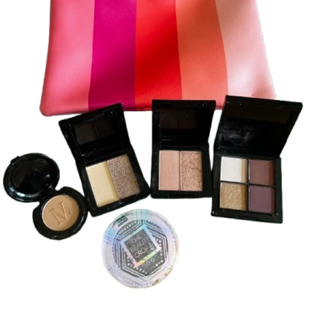 NWT Women’s Eyeshadow Collection Bundle of (5) - Nudes & browns